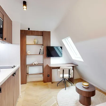 بيت للعطل Cosy And Modern - 2p - Saint Lazare 8eme باريس
